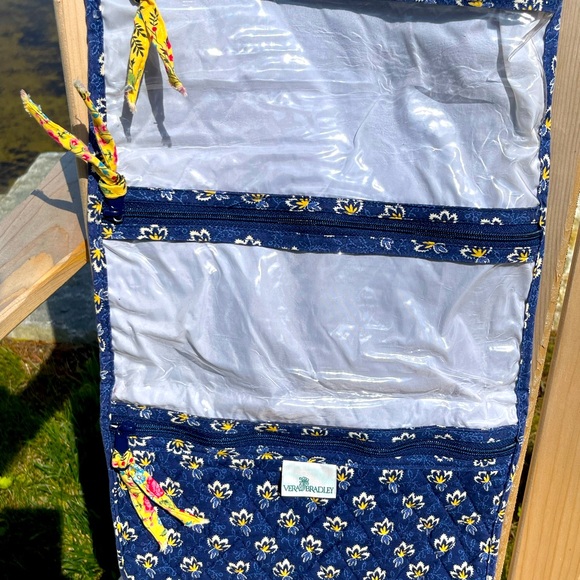 💋Vera Bradley travel organizer - Picture 4 of 5